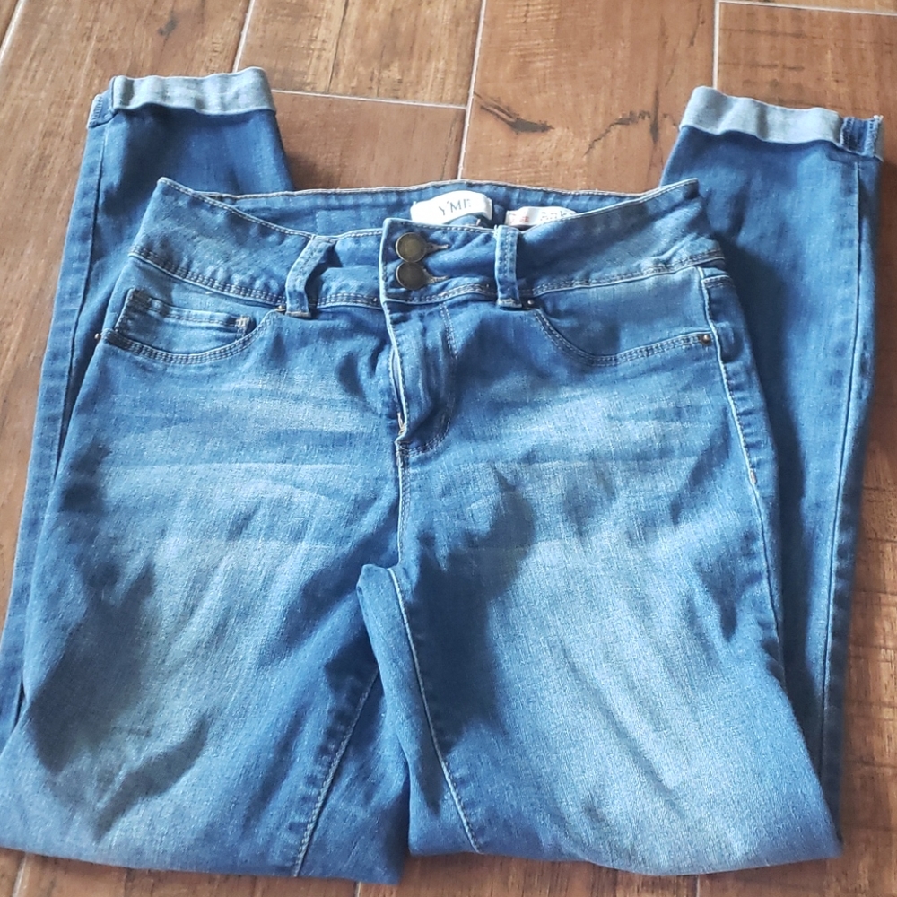 Junior size 7 mid rise ankle